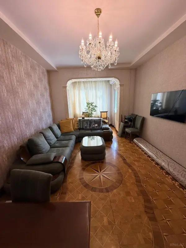 Satılır 4 otaqlı mənzil 98 m²