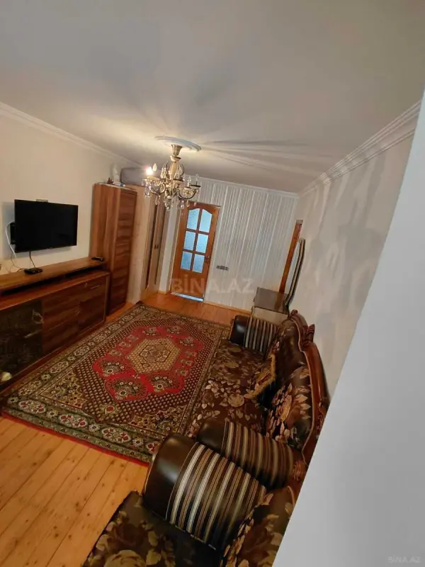 Satılır 4 otaqlı mənzil 115 m²