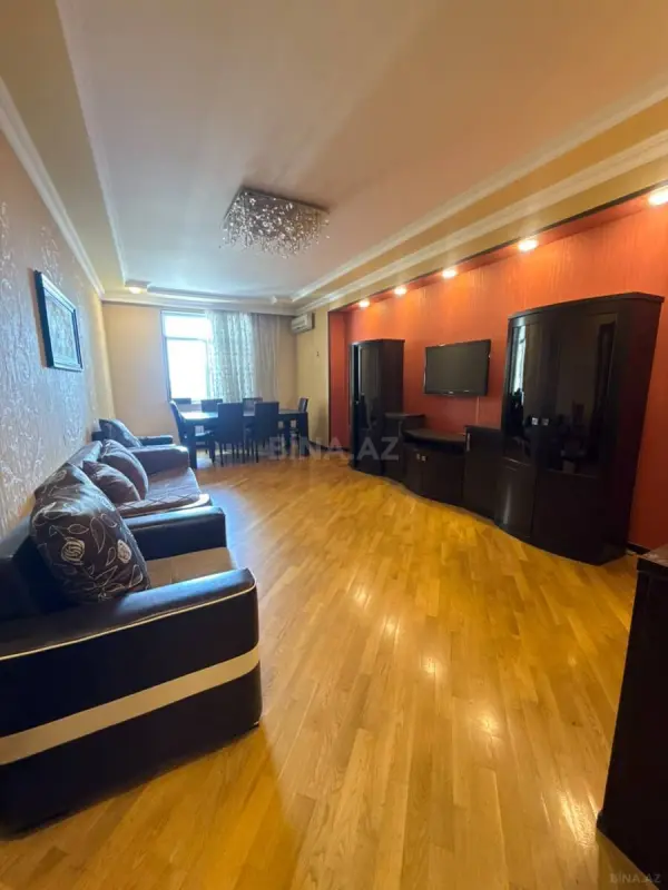 Satılır 3 otaqlı mənzil 110 m²