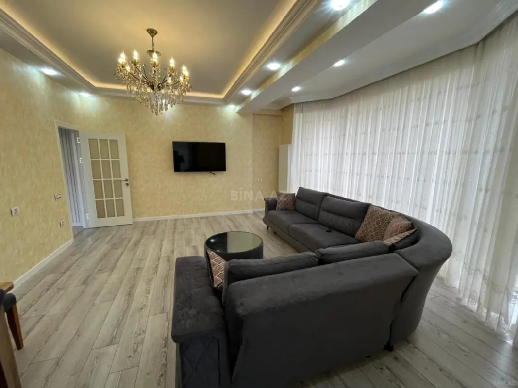 Kirayə verilir 3 otaqlı mənzil 137 m²