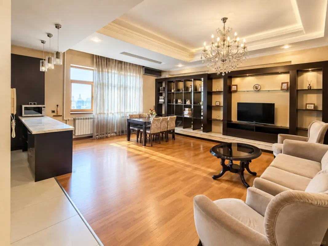 Kirayə verilir 4 otaqlı mənzil 148 m²