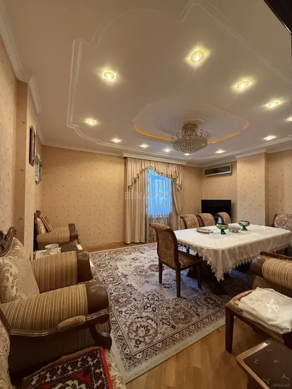 Satılır 3 otaqlı mənzil 140 m²