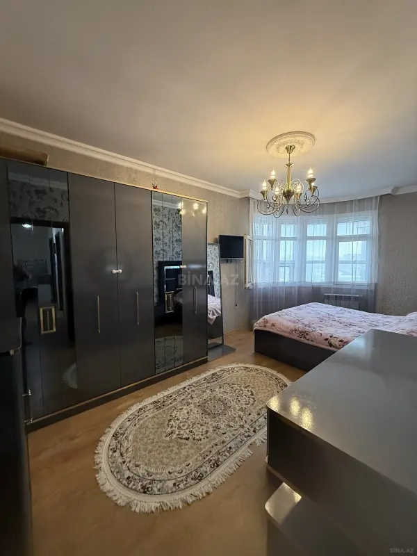 Satılır 3 otaqlı mənzil 112 m²