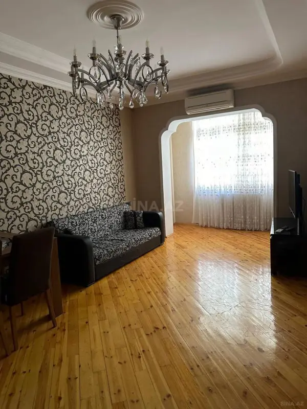 Kirayə verilir 4 otaqlı mənzil 120 m²
