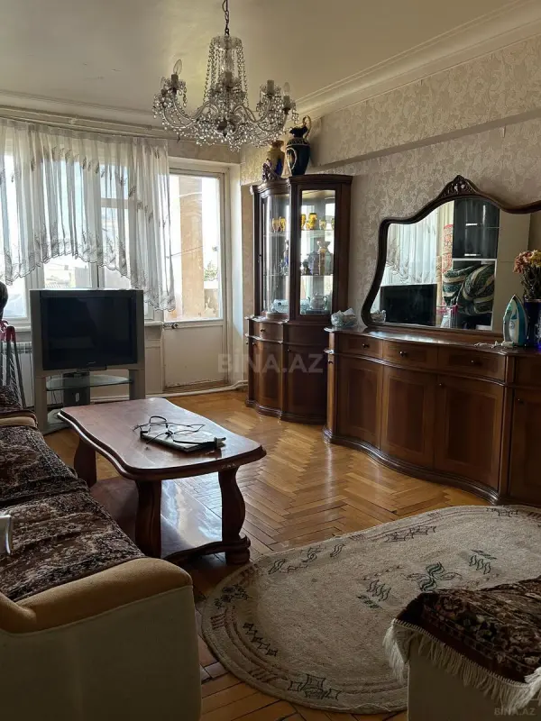 Satılır 4 otaqlı mənzil 110 m²