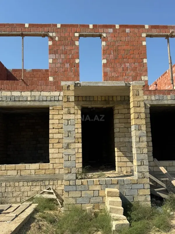 Satılır 6 otaqlı həyət evi 300 m²