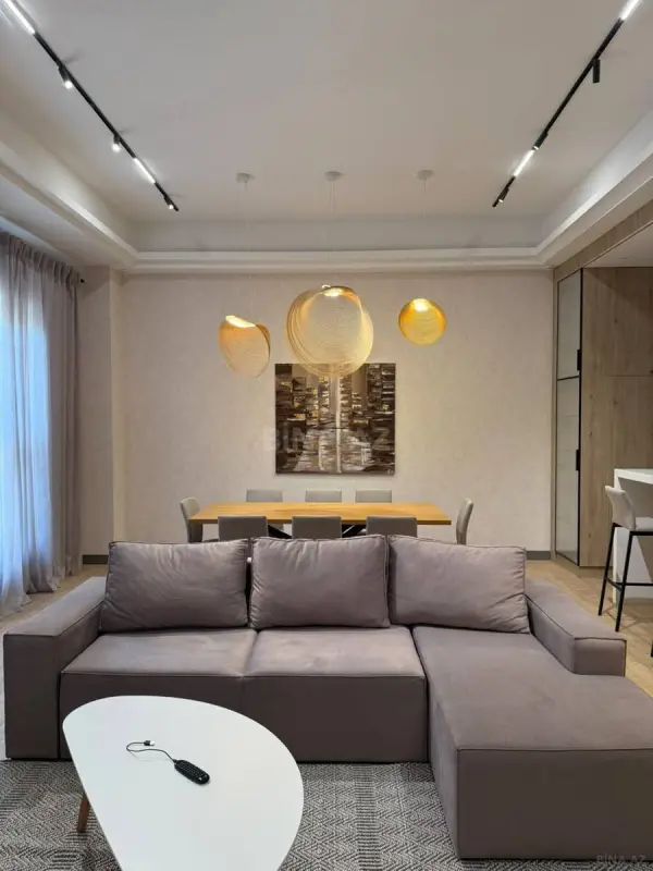 Kirayə verilir 2 otaqlı mənzil 75 m²