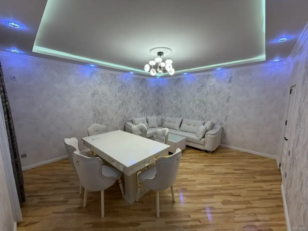 Satılır 2 otaqlı mənzil 82 m²