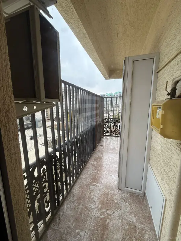 Satılır 3 otaqlı mənzil 133 m²