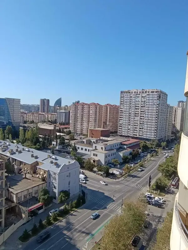 Satılır 3 otaqlı mənzil 115 m²