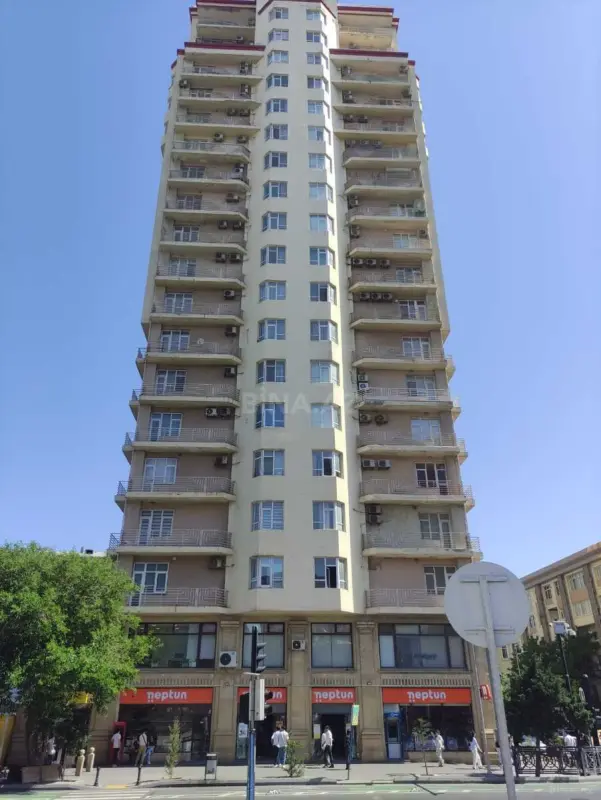 Kirayə verilir 3 otaqlı mənzil 180 m²