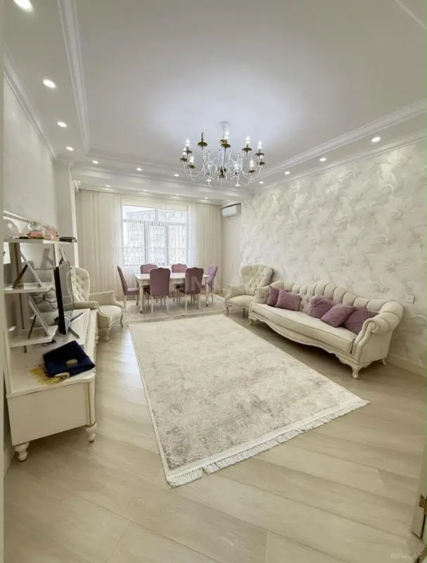Satılır 3 otaqlı mənzil 140 m²
