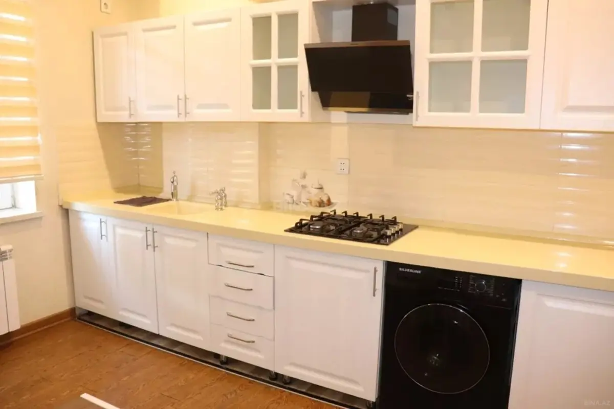 Kirayə verilir 3 otaqlı mənzil 150 m²