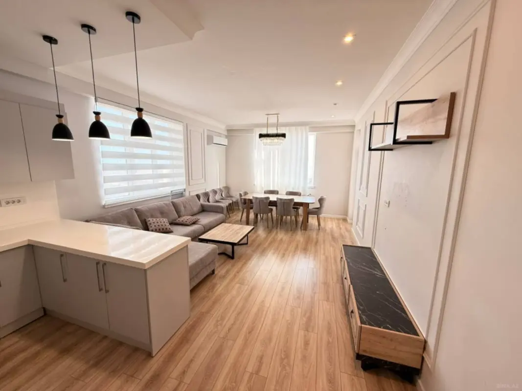 Satılır 2 otaqlı mənzil 82 m²