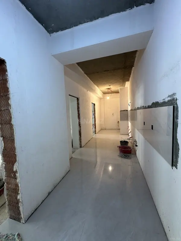 Satılır 3 otaqlı mənzil 105.6 m²
