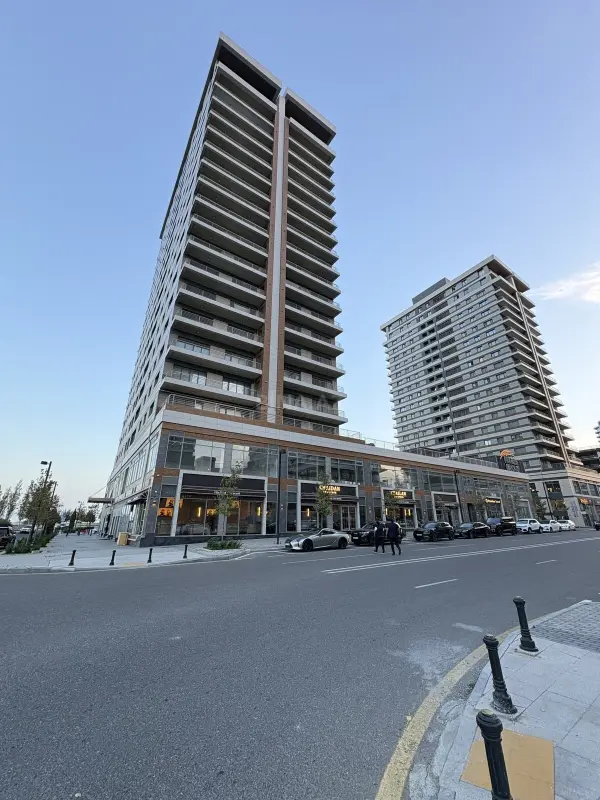 Satılır 3 otaqlı mənzil 157 m²