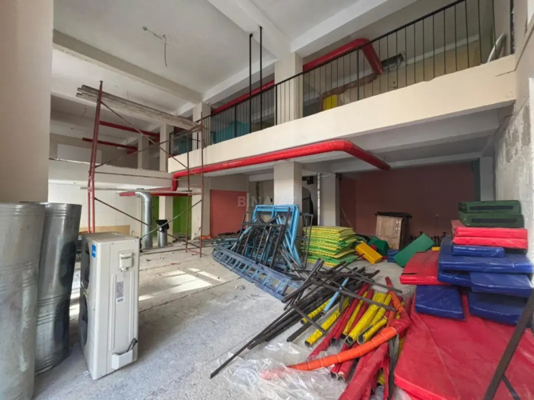Kirayə verilir obyekt 264 m²