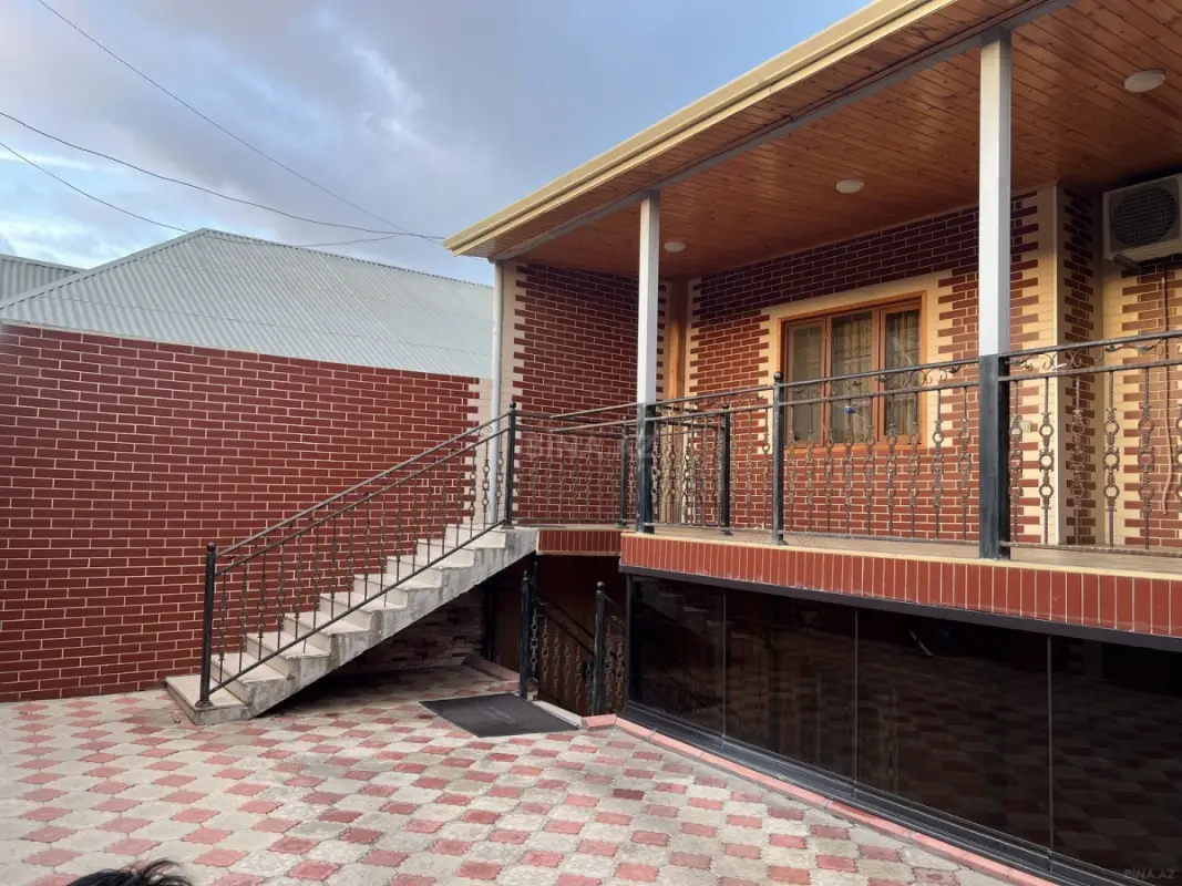 Kirayə verilir 8 otaqlı həyət evi 140 m²