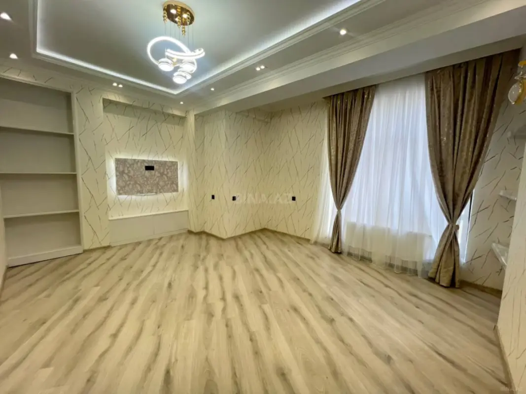 Satılır 2 otaqlı mənzil 80 m²