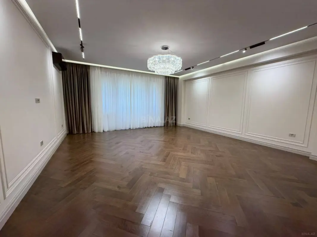 Satılır 4 otaqlı mənzil 185.5 m²