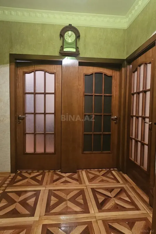 Satılır 4 otaqlı mənzil 120 m²