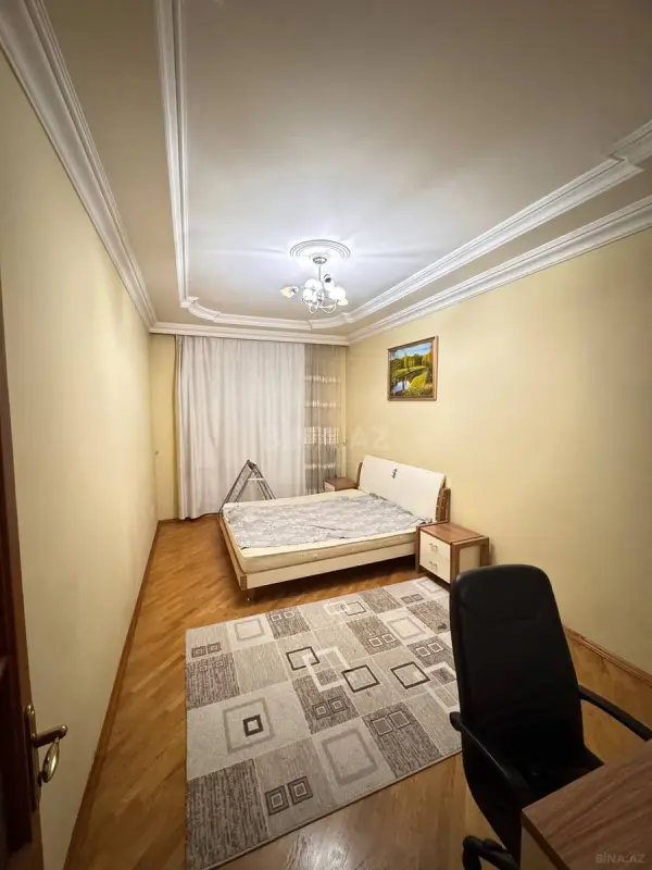 Kirayə verilir 3 otaqlı mənzil 140 m²