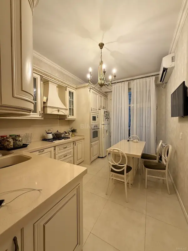 Satılır 4 otaqlı mənzil 105 m²