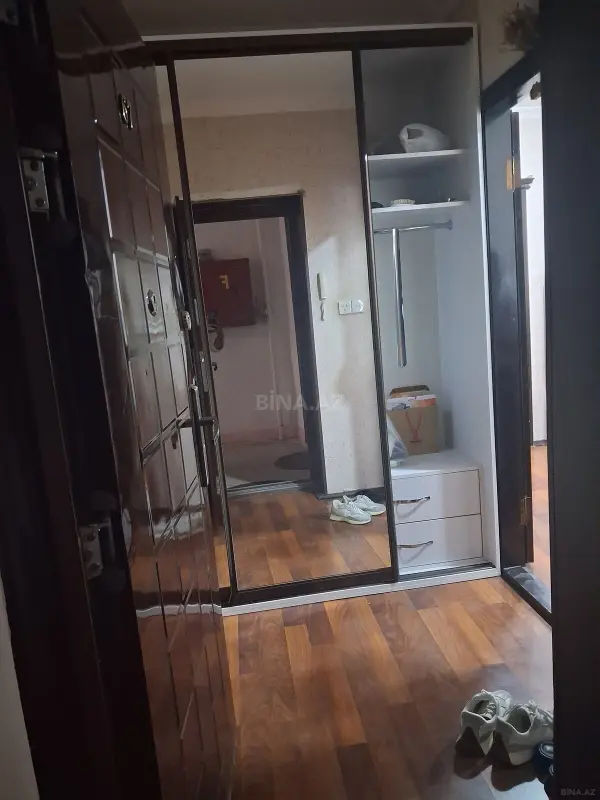 Kirayə verilir 3 otaqlı mənzil 111 m²
