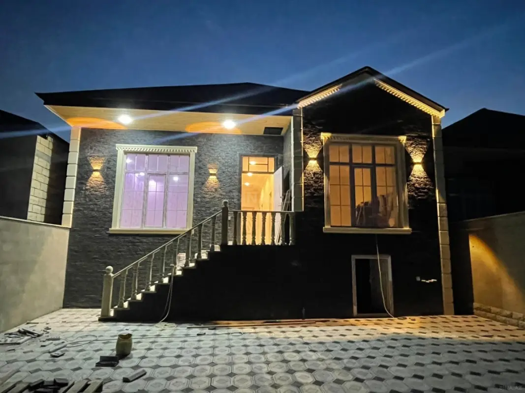 Satılır 4 otaqlı həyət evi 130 m²