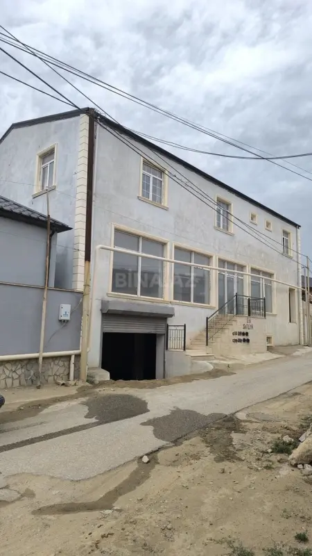Satılır 4 otaqlı həyət evi 560 m²