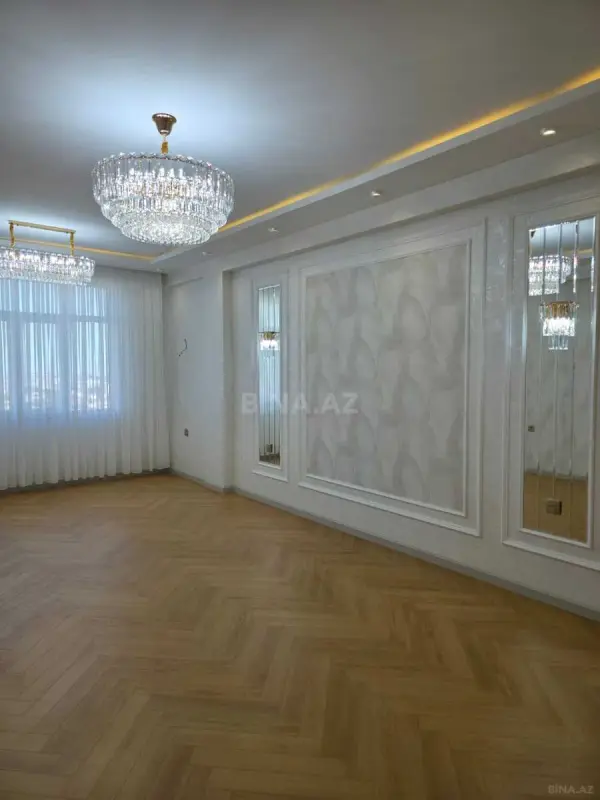 Satılır 3 otaqlı mənzil 125 m²