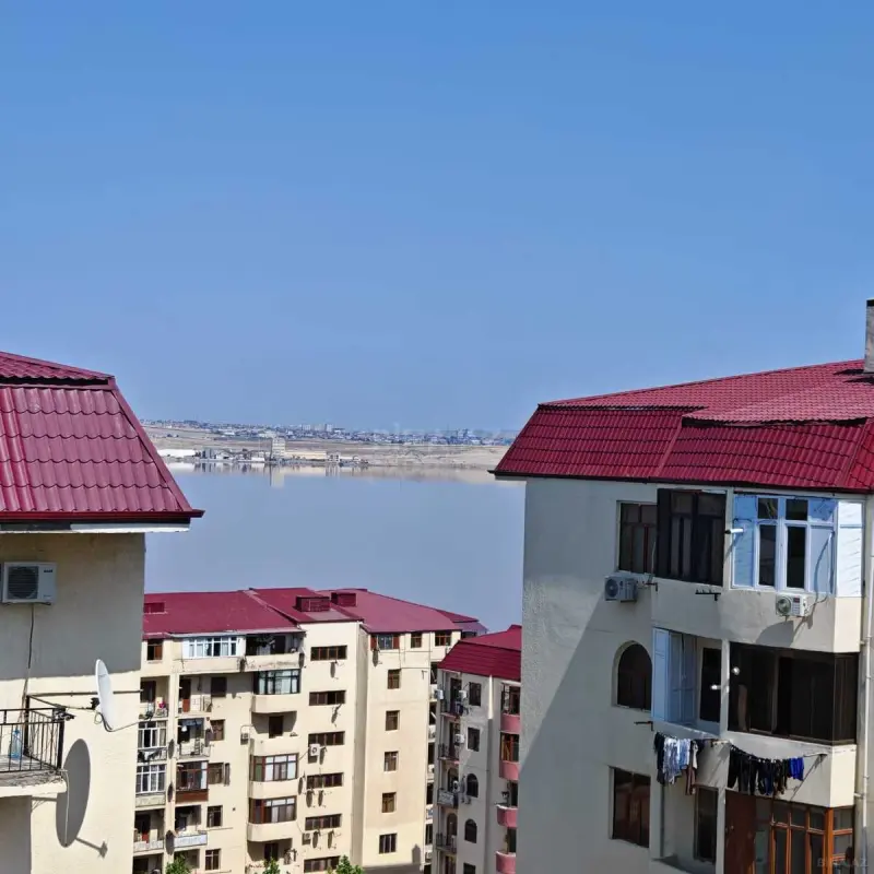 Satılır 1 otaqlı mənzil 53 m²