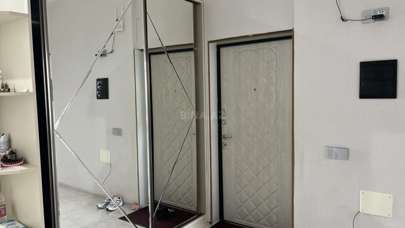 Satılır 4 otaqlı mənzil 135 m²
