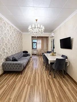 Satılır 2 otaqlı mənzil 56 m² — Bakı, Memar Əcəmi yanı 2 otaq 56.00 m²