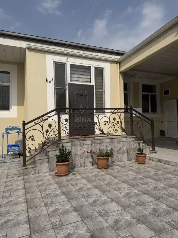 Satılır 4 otaqlı həyət evi 140 m²