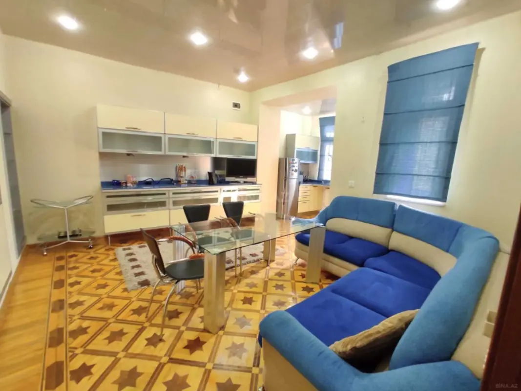 Kirayə verilir 4 otaqlı mənzil 160 m²