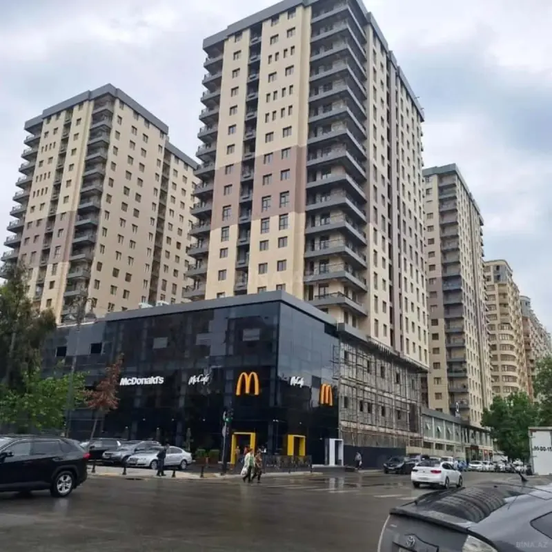 Satılır 4 otaqlı mənzil 192.8 m²