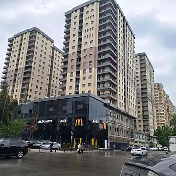 Satılır 4 otaqlı mənzil 192.8 m² — Bakı, Binəqədi 4 otaq 192.80 m²