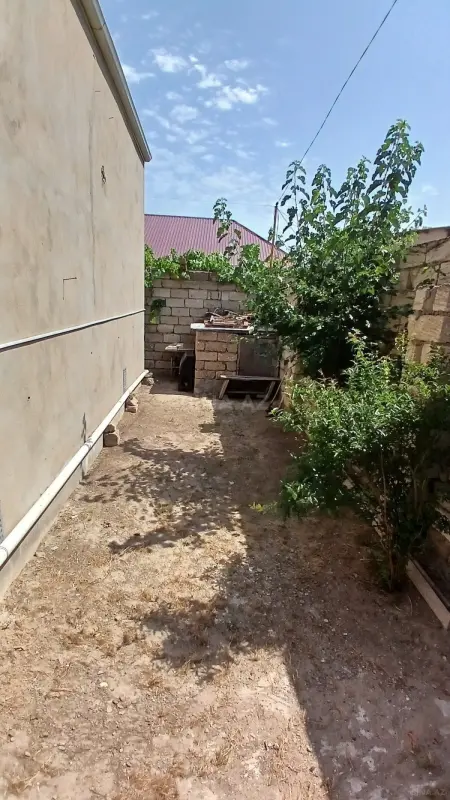 Satılır 4 otaqlı həyət evi 140 m²