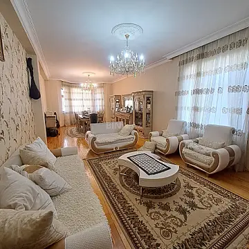 Satılır 8 otaqlı həyət evi 300 m² — Bakı, Bakıxanov 8 otaq 300.00 m²