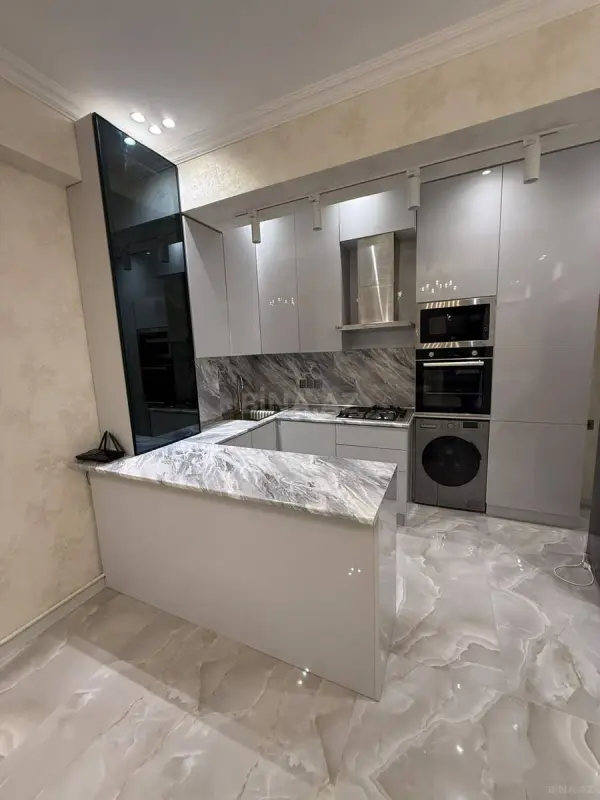 Satılır 2 otaqlı mənzil 68 m²