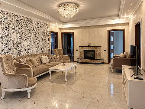 Satılır 5 otaqlı mənzil 305 m² — Bakı 5 otaq 305.00 m²