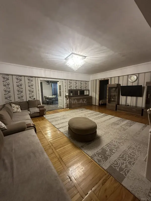Satılır 4 otaqlı mənzil 110 m²