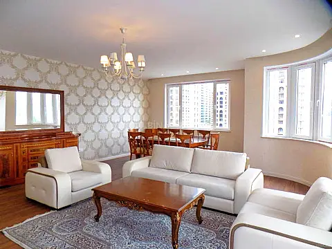 Kirayə verilir 4 otaqlı mənzil 200 m² — Bakı 4 otaq 200.00 m²