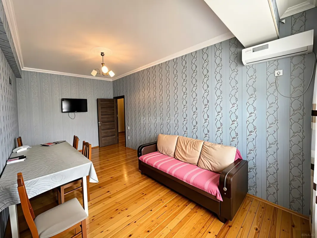 Kirayə verilir 2 otaqlı mənzil 60 m²