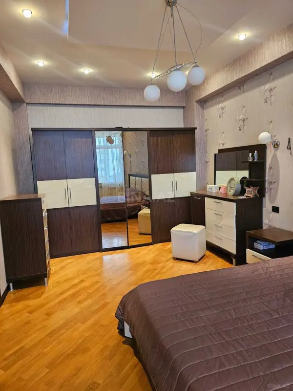 Kirayə verilir 2 otaqlı mənzil 100 m²
