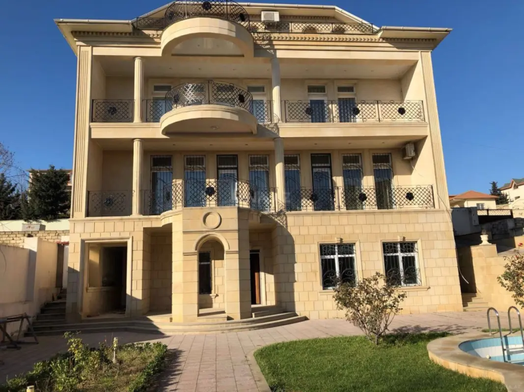 Kirayə verilir 9 otaqlı həyət evi 650 m²