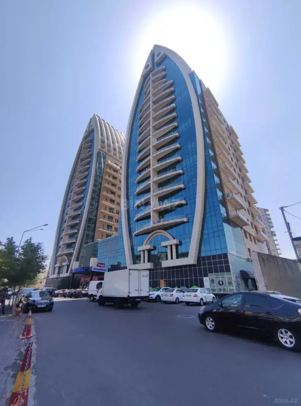 Satılır 3 otaqlı mənzil 148 m²
