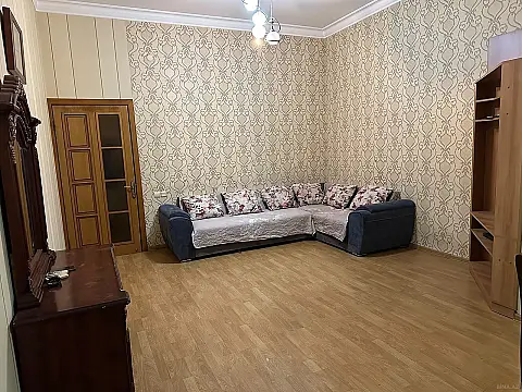 Kirayə verilir 3 otaqlı mənzil 100 m² — Bakı, Sahil qəs. 3 otaq 100.00 m²