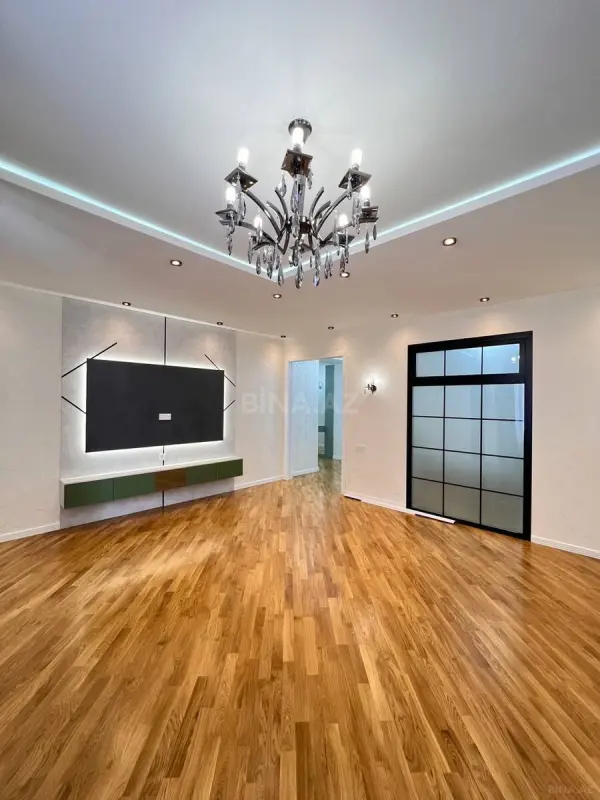 Satılır 3 otaqlı mənzil 105 m²